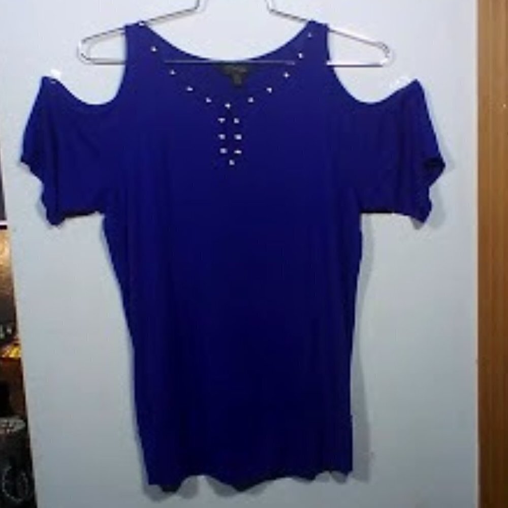 THALIA SODI Cold-Shoulder Blue Top with Beaded Cutout on front Size: S